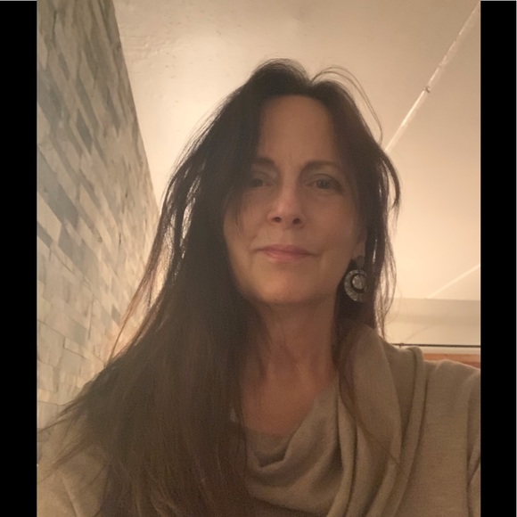 Meet your Posher, Nancy - Picture 2 of 4